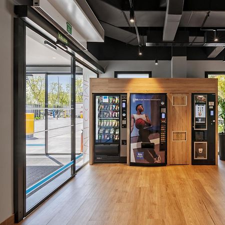 Ibis Budget Madrid Aeropuerto Eksteriør billede