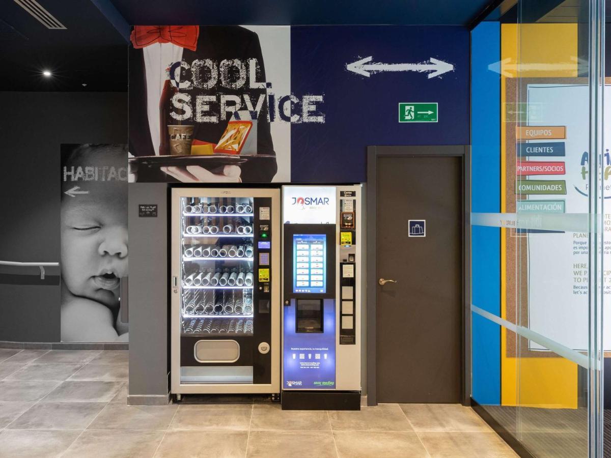 Ibis Budget Madrid Aeropuerto Eksteriør billede