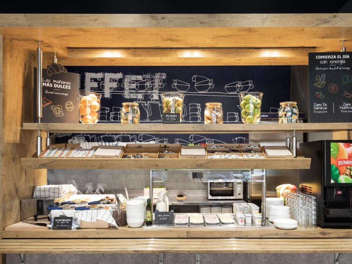 Ibis Budget Madrid Aeropuerto Eksteriør billede