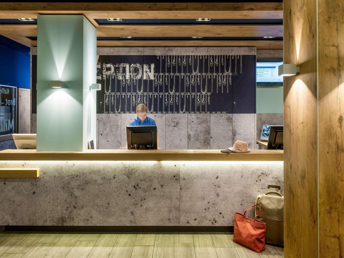 Ibis Budget Madrid Aeropuerto Eksteriør billede