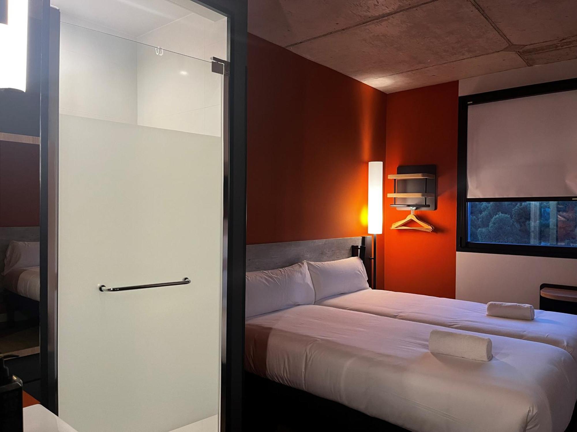 Ibis Budget Madrid Aeropuerto Eksteriør billede