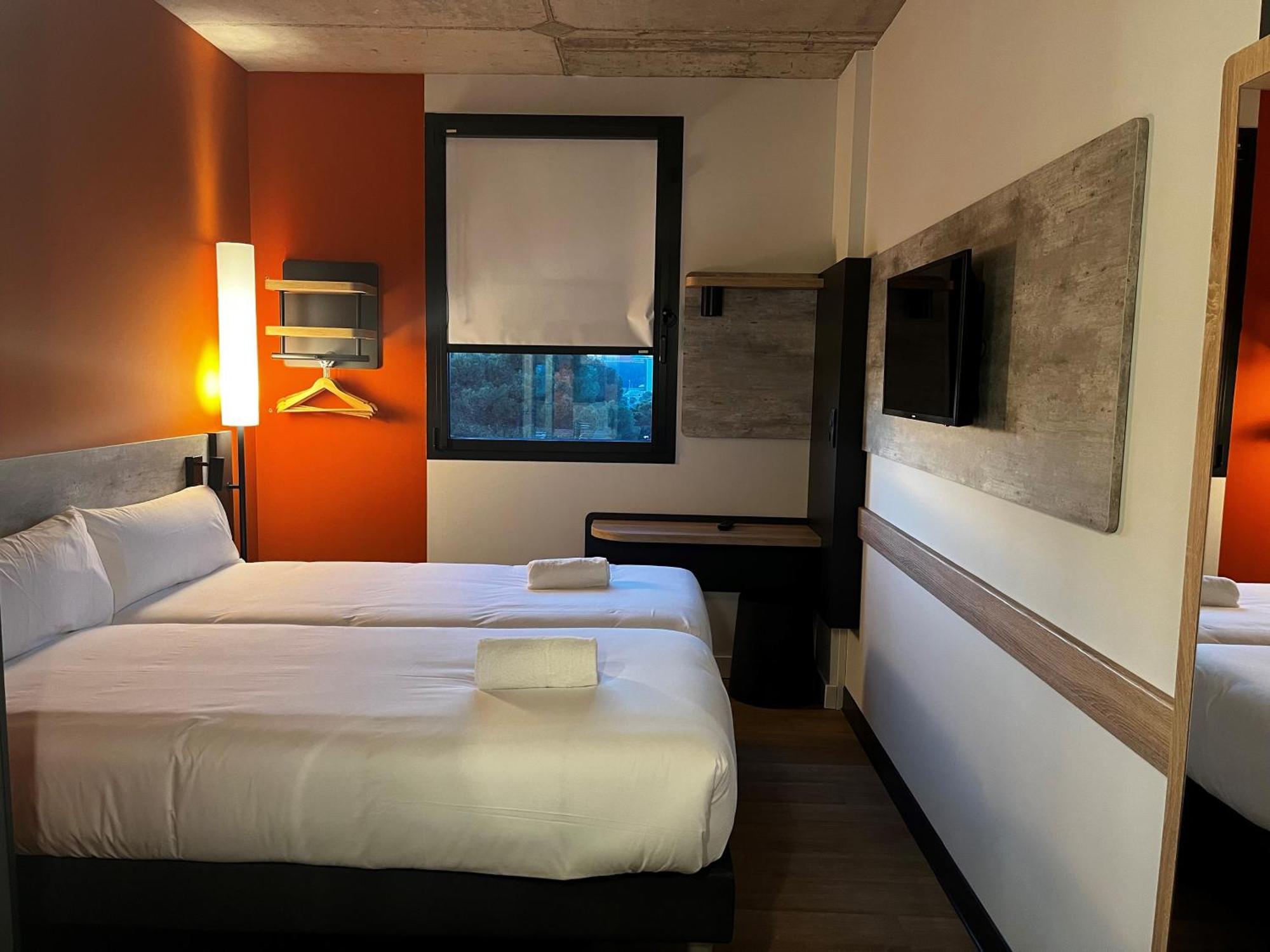 Ibis Budget Madrid Aeropuerto Eksteriør billede