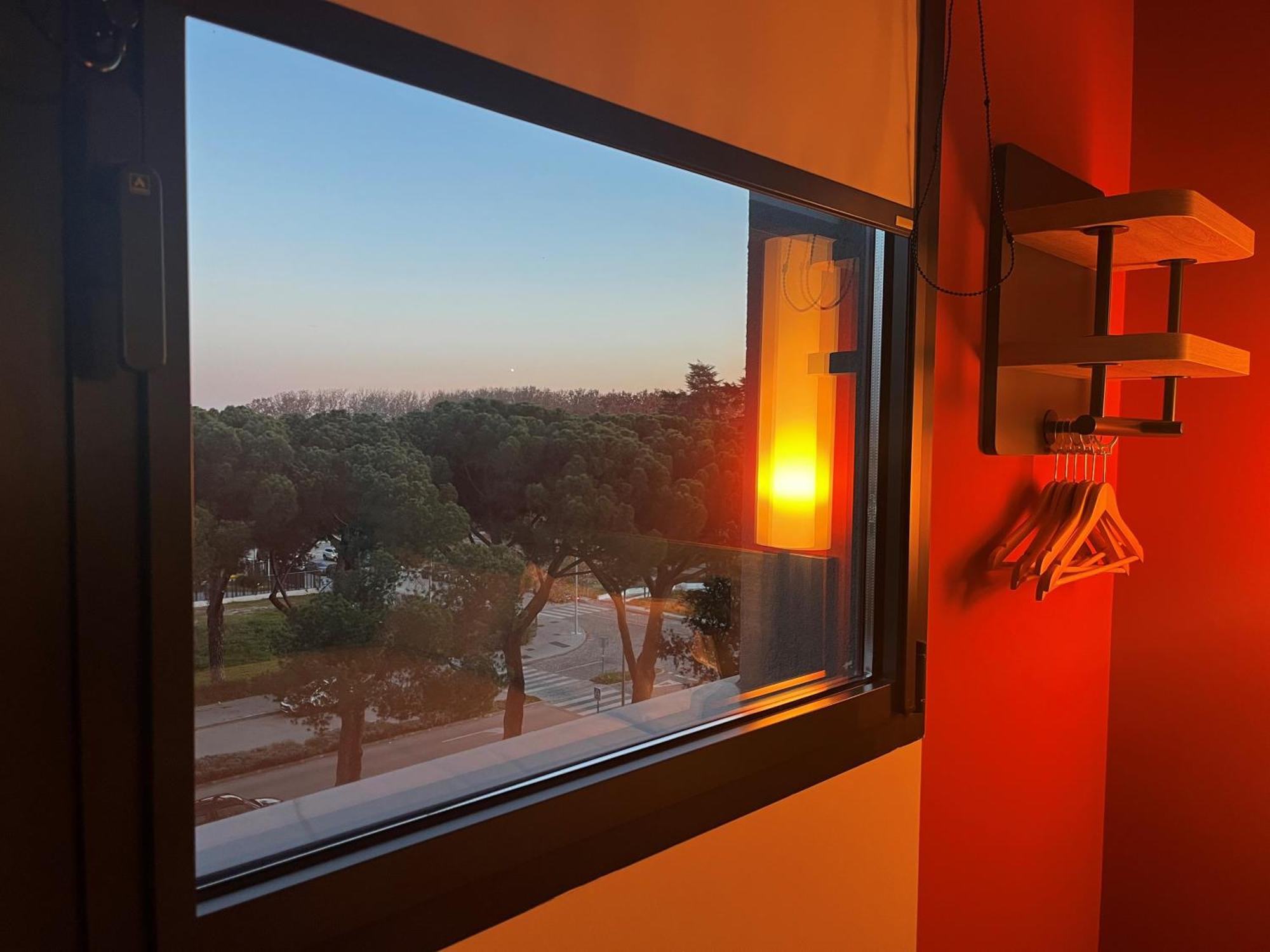 Ibis Budget Madrid Aeropuerto Eksteriør billede