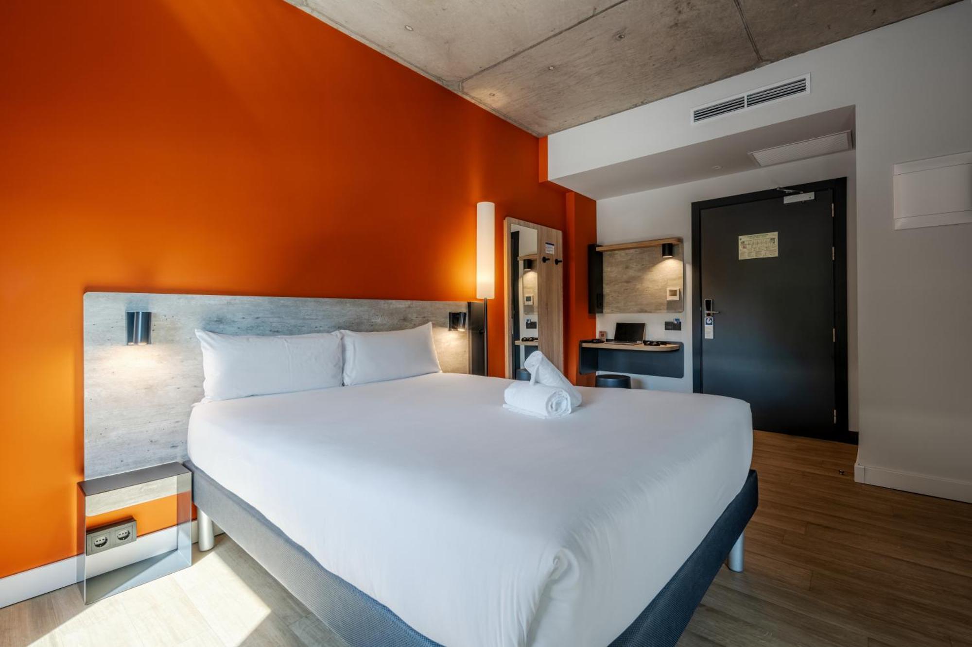 Ibis Budget Madrid Aeropuerto Eksteriør billede