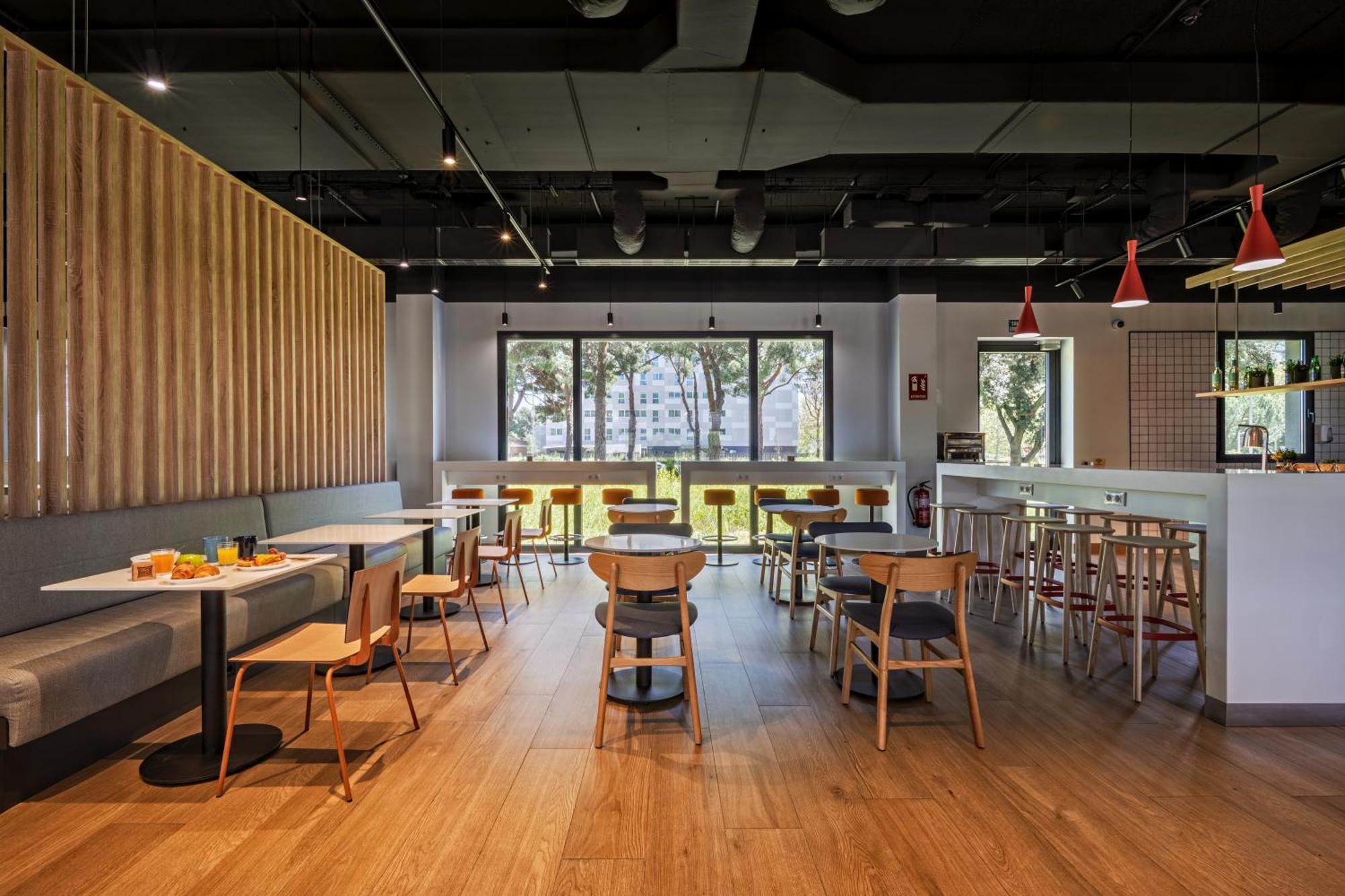 Ibis Budget Madrid Aeropuerto Eksteriør billede