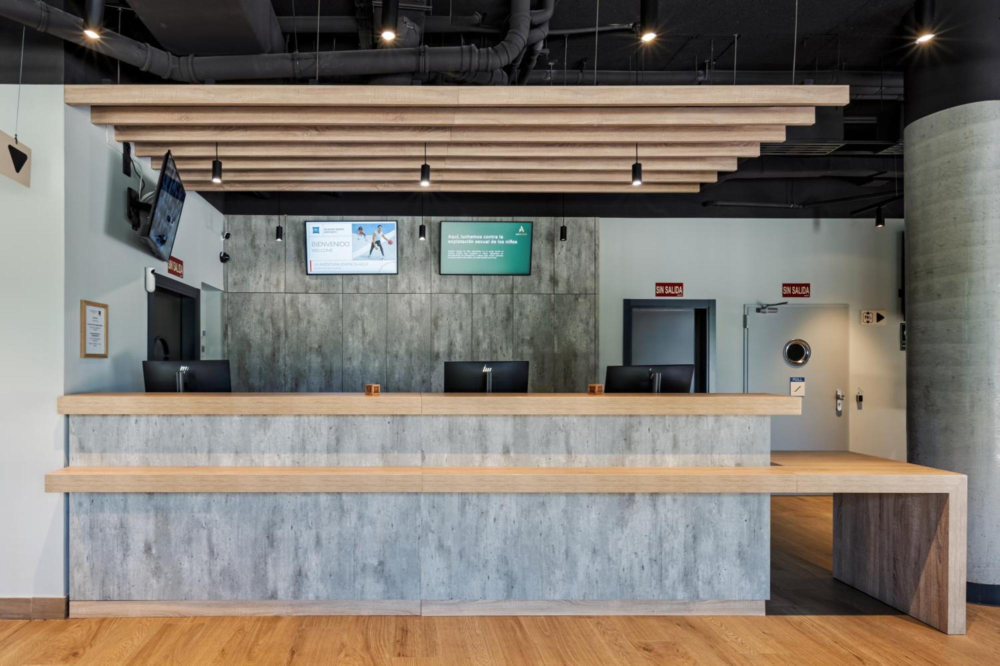 Ibis Budget Madrid Aeropuerto Eksteriør billede